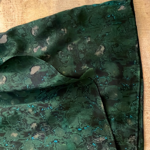 Ann Taylor LOFT size 2 hunter green print office and night out friendly dress! - Picture 2 of 6